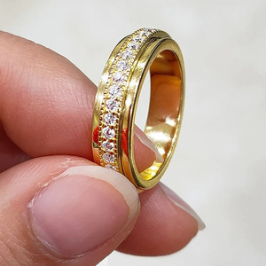 Anello Unisex con Pavé per Coppie, Gioiello Minimalista alla Moda per Uomo e Donna - Product Image 2