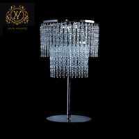 Décoration d'éclairage de luxe léger Nouveau support de fleurs de bureau pour pièces centrales de mariage avec éclairage