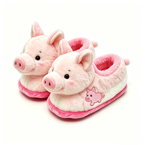 Pantoufles en peluche rose personnalisées pour filles, design brodé, doublure en polaire douce, à partir de 3 ans - Product Image 5