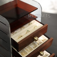 Organisateur de bijoux en bois et acrylique côtelé de style Mid-Century, boîte à bagues multicouche anti-poussière avec tiroirs doublés de velours, rangement pour boucles d'oreilles