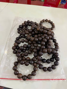 Bracelet en perles de bois d'agar noir de style bouddhiste vintage Dai Binh, unisexe, Vietnam, 18 mm - Product Image 5