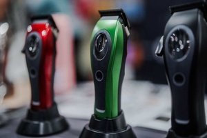 มอเตอร์โรตารี่ Trisan - M3C Destroyer 8000 รอบต่อนาที ใบมีดไทเทเนียมอัลลอยด์ อุปกรณ์ตัดผม BLDC สำหรับมืออาชีพ ชาร์จผ่าน USB - Product Image 2