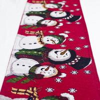 Chemin de table de Noël 2023 au design rustique de cerf, renne nordique et bonhomme de neige