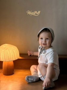 Barboteuse plissée à manches courtes avec col Peter Pan et nœud papillon pour bébés garçons, avec fermeture à boutons-pression à l'entrejambe, idéale pour baptême, fête et photographie - Product Image 4
