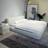 Kebao Boloni Italienisches Minimalistisches Softbett Gepolstertes Stoffbett in Queensize Modernes Designer-Schlafzimmermöbel