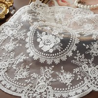Sous-verre rond brodé en dentelle blanche de style français vintage, pour plateau ou tasse