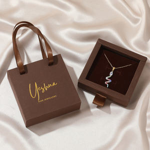 Caja de Joyería Hecha a Mano con Asa, Logotipo Personalizado, Organizador de Papel Ecológico Moderno para Collares, Pulseras y Pendientes - Product Image 1