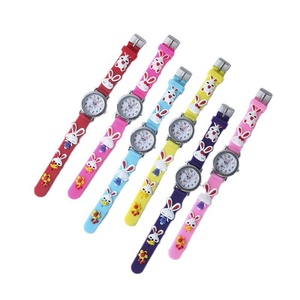 Montre à quartz pour enfants avec bracelet en silicone, motifs floraux colorés, plusieurs couleurs disponibles - Product Image 6