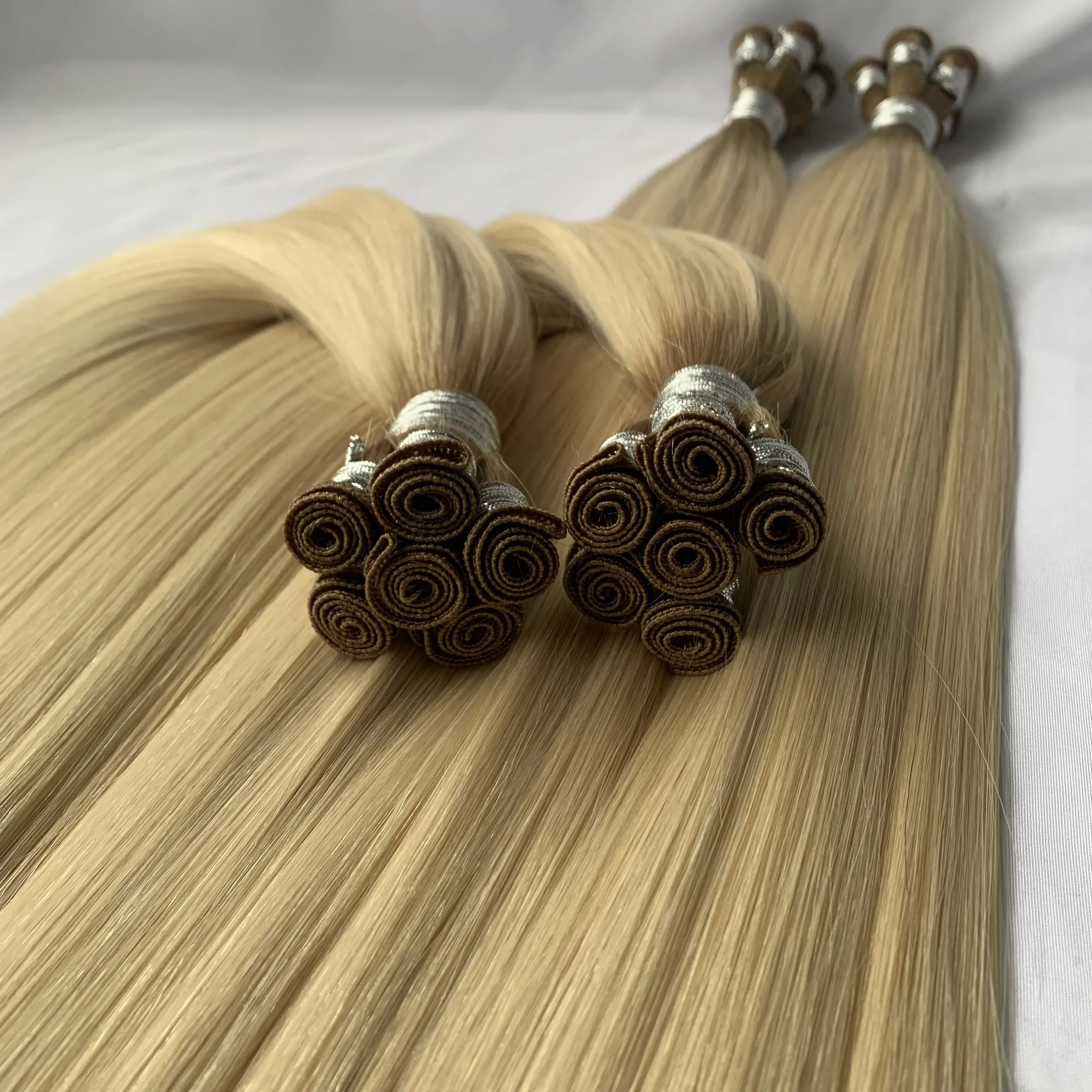 Top Quality Double Drawn Russian Raw Human Hair Blonde Bundles Products Seamless Weft Invisible Hand-tied Weft Hair Extensions