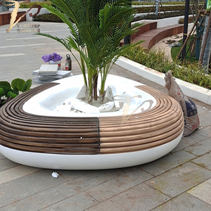 Jardinera Triangular Urbana Grande de Fibra de Vidrio con Asiento, Elegante Maceta Decorativa de Estilo Urbano - Product Image 2