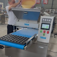 Ligne de production automatique de gâteaux et de chocolats, machine à fabriquer des biscuits et des gâteaux avec un distributeur de pâte en état neuf