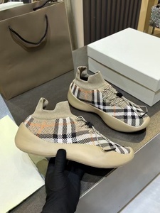 Original designer brand high-top knitted check-pattern casual shoes. Men's and women's thick-soled comfortable walking shoes. - Product Image 2