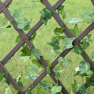 Siepe Artificiale Espandibile con Foglie Verdi in Plastica per Decorazione Verticale Esterna - Product Image 3