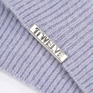 Nouvelle Étiquette Métallique Personnalisée Simple et Tendance en Alliage de Zinc (Rectangle/Carré) pour l'Identification des Vêtements en Jean - Product Image 4