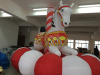Cheval carrousel gonflable Merry Go rond pour décoration de parc d'attractions