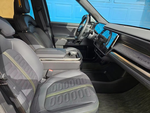 Occasion 2024 Rivian R1S Adventure Edition Performance Double Moteur AWD Grande Batterie Non Modifiée Conduite à Gauche Cuir - Product Image 5