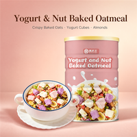 Avena tostada, yogur, granola, cubos de yogur liofilizado, almendras, arándanos, chips de plátano, snack nutritivo