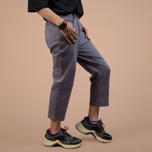 Ladies High Rise Capri Pants Durable Fabric Comfortable Waistband Custom Logo Women's Capri Pants Modern Fashion Style Capri - Product Image 5