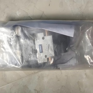 Kit de Manómetro Imi Norgren 2492930 con Válvula Doble Electro-Neumática para Uso Automotriz - Product Image 3