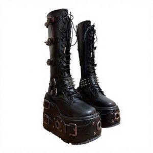 Botas de motociclista punk con plataforma, remaches de roca, cuña en la puntera, suela gruesa, atadas cruzado, con hebilla de cinturón de estilo robusto, de cuero vacuno estilo caballero - Product Image 1