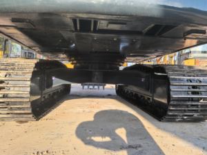 รถขุดตีนตะขาบ Komatsu PC40 22 ตัน มือสอง รุ่นปี 2023 ประสิทธิภาพดีที่สุด ความจุบุ้งกี๋ 1.0 เมตร  ระบบมอเตอร์เกียร์ ชั่วโมงการทำงานต่ำ - Product Image 4