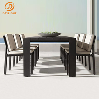 Ensemble de salle à manger d'extérieur en aluminium brun foncé, table rectangulaire de patio avec pieds carrés, mobilier de jardin moderne pour villa, terrasse, bord de piscine