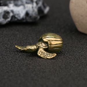 1 pièce Nouvelle figurine de tortue en laiton antique, petite tortue mignonne, figurine de thé, décoration de bureau, artisanat, vente en gros - Product Image 3