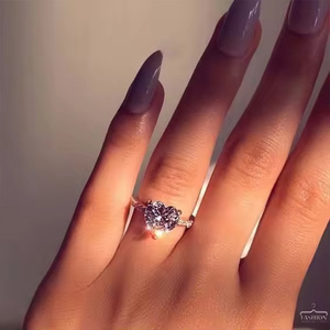 Phụ Nữ Của Thời Trang Dát Zirconia Tim Đề Nghị Engagement Ring Bling Kim Cương Vuông Teardrop Nhà Máy Bán Buôn Cho Đám Cưới - Product Image 4