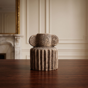 Jarrón rústico de terracota de Bali de Home Basket, con un acabado mate perfecto para la decoración estética del hogar y la decoración de la mesa. - Product Image 2