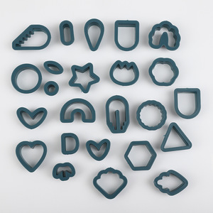 แม่พิมพ์พลาสติกทำมือแบบเกาหลีและตะวันตก ขายส่งจำนวนมาก 24 ชุด สำหรับงาน DIY ตัดดินโพลิเมอร์ ทำต่างหู - Product Image 3