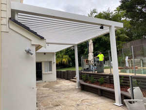 Pérgola Bioclimática Premium Personalizable <span class=keywords><strong>con</strong></span> Techo de Láminas de <span class=keywords><strong>Aluminio</strong></span> Motorizadas <span class=keywords><strong>y</strong></span> Sistema LED para Jardín o Terraza - Product Image 4