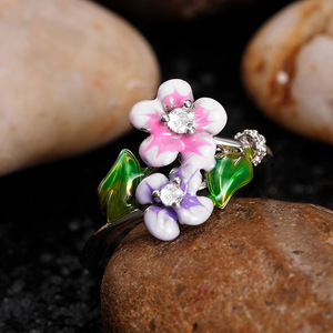 Anello in smalto floreale dolce per donna, regalo romantico di San Valentino, gioiello da dito - Product Image 2