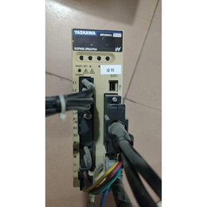 ตัวควบคุมเซอร์โวมอเตอร์ยาสกาวะ SGPMS-2RPOA 48 โวลต์ ดีซี 100 วัตต์ IP20 ชุดควบคุมมอเตอร์ - Product Image 1