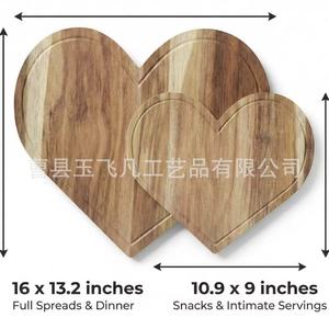 Ensemble de planches à charcuterie en bois d'acacia en forme de cœur, 2 pièces, 40,6x33,5 cm et 27,7x23 cm, plateau de table multifonction - Product Image 5