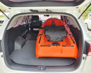 Petit bateau à moteur en plastique pour la pêche et le kayak avec pédales et moteur, frais de port réduits, bateau à pédales en plastique pour la pêche - Product Image 6