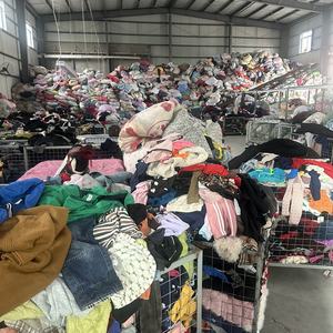 Lote Surtido de Vestidos Vintage de Diseñador de Lujo Ropa de Marca de Segunda Mano de Contenedores de Importación Ropa de Paca Usada - Product Image 6