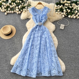 Robes pour femmes, nouvelle mode estivale, col en V, sans manches, dentelle, coupe ajustée, avec bords à volants - Product Image 3