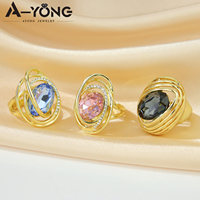 Bague de cocktail pour femme en laiton plaqué or 14 carats, style mode italienne, avec pierre de couleur exquise en cristal aigue-marine et grande pierre