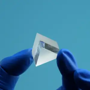 Prisma de vidro prisma de ângulo reto equilateral de linha de alta potência revestida de sílica fundida UV personalizada K9 Bk7 do fabricante