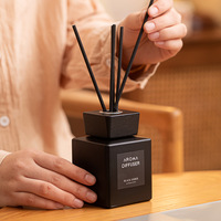 Coffret Cadeau Premium Diffuseur à Bâtonnets avec Bouteille en Verre, Sans Fumée, Parfum Longue Durée, Aromathérapie, Usage Domestique, Ornement Haut de Gamme
