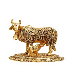 Figurine de vache et de veau en laiton plaqué or avec clochette et pierre rouge, décoration d'intérieur, art de la fonte, thème animalier - Product Image 1