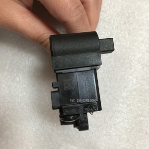 Pour <span class=keywords><strong>Valeo</strong></span> 12V véritable OE voiture alternateur pièces de rechange régulateur tension 2614507 V3530M pour Hyundai / Kia - Product Image 6
