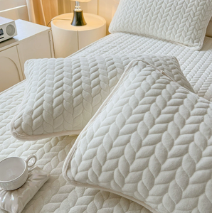 Set Copriletto in Flanella per Letto Matrimoniale/King Size, Tinta Unita con Decorazioni in Pizzo, Lussuoso e Morbido, Delicato sulla Pelle, per Casa e Hotel, Realizzato in Cotone - Product Image 4