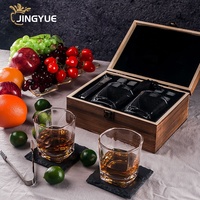 Ensemble cadeau de verres à whisky avec logo personnalisé, verres à whisky et pierres à whisky pour refroidir les cocktails, avec accessoires de bar dans un coffret cadeau en bois