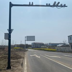 Ngoài Trời Bài Thép Kính Thiên Văn <span class=keywords><strong>Bullet</strong></span> Pole Núi Bao Vây Cctv <span class=keywords><strong>Camera</strong></span> Nhúng Nóng Mạ Kẽm - Product Image 3