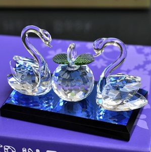 Chiaro cristallo di cristallo di mela alla moda recentemente personalizzato chiaro cristallo trasparente <span class=keywords><strong>cigno</strong></span> per souvenir di nozze - Product Image 3