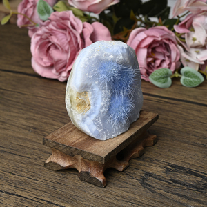 Vente flash : Géode de cristal naturel brut, spécimen minéral en forme de cube avec des pointes bleues, agate de dentelle, pierre brute, décoration d'intérieur Feng Shui - Product Image 2