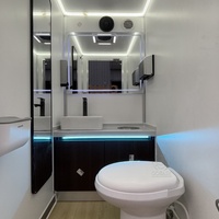Remorque Sanitaire Goeasy avec Chauffe-Eau, Climatiseur et Ventilateur d'Extraction pour 5 Stations, Portes, Toilettes Mobiles et Urinoirs