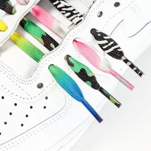 Lacets de chaussures en polyester colorés à la mode, imprimés avec un logo personnalisé, 0,9 cm de large, sublimation, lacets plats pour baskets - Product Image 1