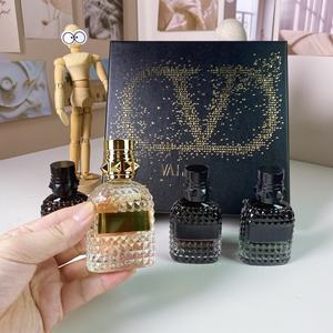 Luxe Originele Parfum Heren Geschenkset 30Ml * 4 Body Spray Blijvende Geur Glazen Fles Al Por - Product Image 3